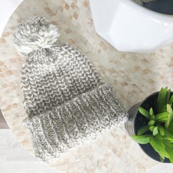Gertex Accessories - Gertex Chunky Knit Beanie with a Poof